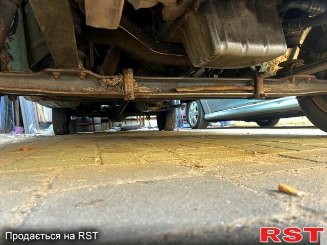 Зелений Мерседес T1, об'ємом двигуна 2.3 л та пробігом 316 тис. км за 3100 $, фото 5 на Automoto.ua