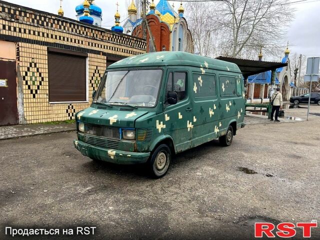 Зеленый Мерседес T1, объемом двигателя 2.3 л и пробегом 550 тыс. км за 1400 $, фото 8 на Automoto.ua