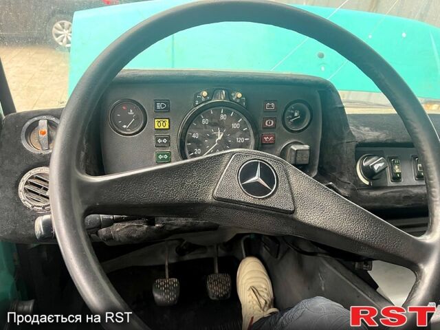 Зелений Мерседес T1, об'ємом двигуна 2.3 л та пробігом 316 тис. км за 3100 $, фото 4 на Automoto.ua