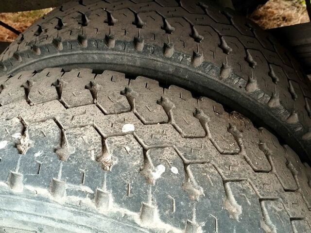 Зеленый Мерседес T1, объемом двигателя 4 л и пробегом 400 тыс. км за 3100 $, фото 1 на Automoto.ua