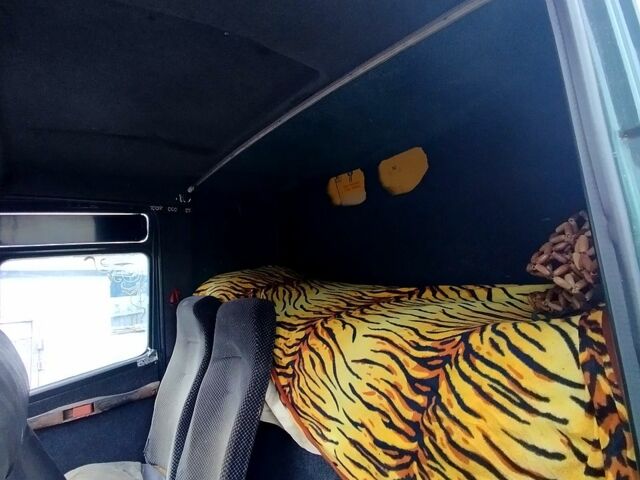 Зеленый Мерседес T1, объемом двигателя 4 л и пробегом 400 тыс. км за 3100 $, фото 8 на Automoto.ua