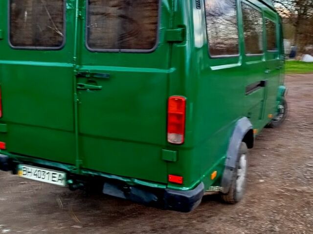 Зелений Мерседес T1, об'ємом двигуна 30 л та пробігом 300 тис. км за 3500 $, фото 3 на Automoto.ua