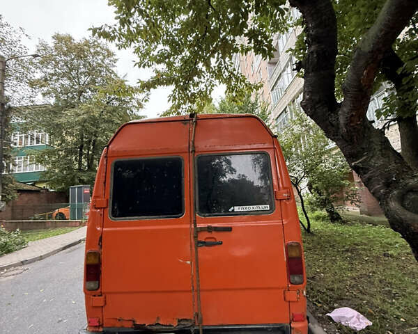 Помаранчевий Мерседес T1, об'ємом двигуна 2.9 л та пробігом 700 тис. км за 2200 $, фото 2 на Automoto.ua