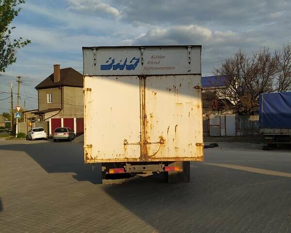 Білий Мерседес T2, об'ємом двигуна 4 л та пробігом 120 тис. км за 2500 $, фото 2 на Automoto.ua