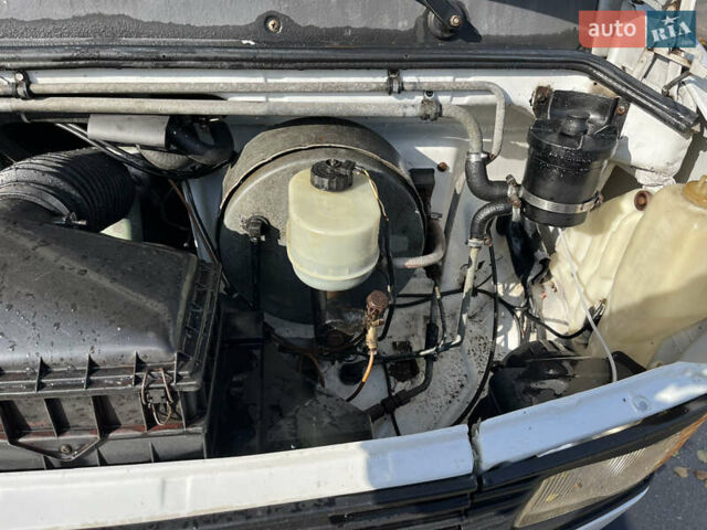 Мерседес T2 1991 в Хмельницком на Automoto.ua Белый Мерседес T2, объемом двигателя 3.97 л и пробегом 750 тыс. км за 9800 $, фото 13 на Automoto.ua