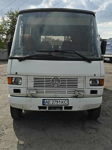 Белый Мерседес T2, объемом двигателя 3.97 л и пробегом 800 тыс. км за 6000 $, фото 6 на Automoto.ua