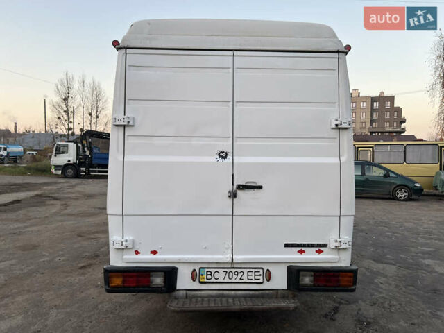 Білий Мерседес T2, об'ємом двигуна 3.97 л та пробігом 705 тис. км за 5500 $, фото 3 на Automoto.ua