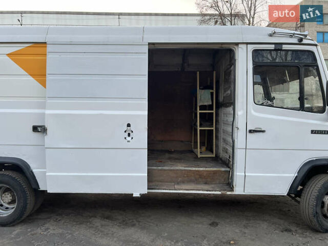 Білий Мерседес T2, об'ємом двигуна 3.97 л та пробігом 705 тис. км за 5500 $, фото 7 на Automoto.ua