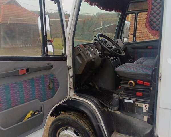 Белый Мерседес T2, объемом двигателя 3.97 л и пробегом 350 тыс. км за 6999 $, фото 7 на Automoto.ua