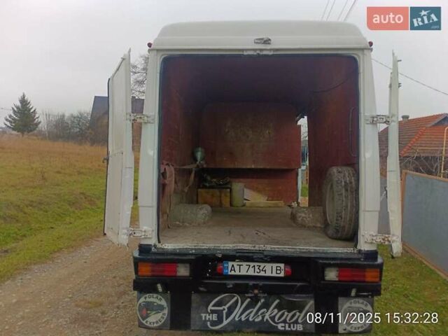 Белый Мерседес T2, объемом двигателя 3.97 л и пробегом 350 тыс. км за 6999 $, фото 19 на Automoto.ua