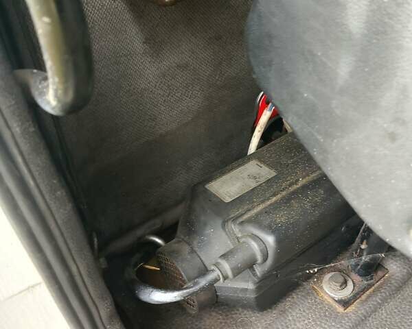 Білий Мерседес T2, об'ємом двигуна 4 л та пробігом 650 тис. км за 6900 $, фото 4 на Automoto.ua