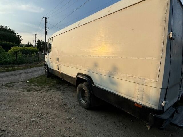 Білий Мерседес T2, об'ємом двигуна 4 л та пробігом 200 тис. км за 3300 $, фото 4 на Automoto.ua