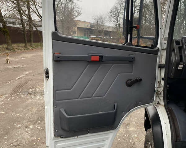 Белый Мерседес T2, объемом двигателя 3.97 л и пробегом 550 тыс. км за 6800 $, фото 9 на Automoto.ua