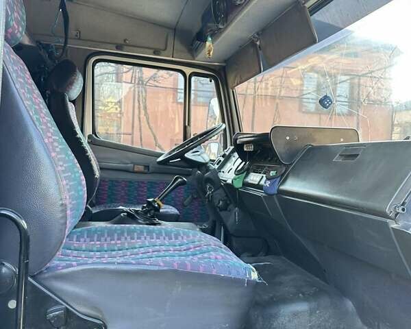 Белый Мерседес T2, объемом двигателя 5.96 л и пробегом 1000 тыс. км за 13000 $, фото 11 на Automoto.ua