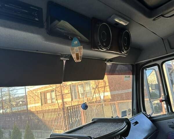 Белый Мерседес T2, объемом двигателя 5.96 л и пробегом 1000 тыс. км за 13000 $, фото 4 на Automoto.ua