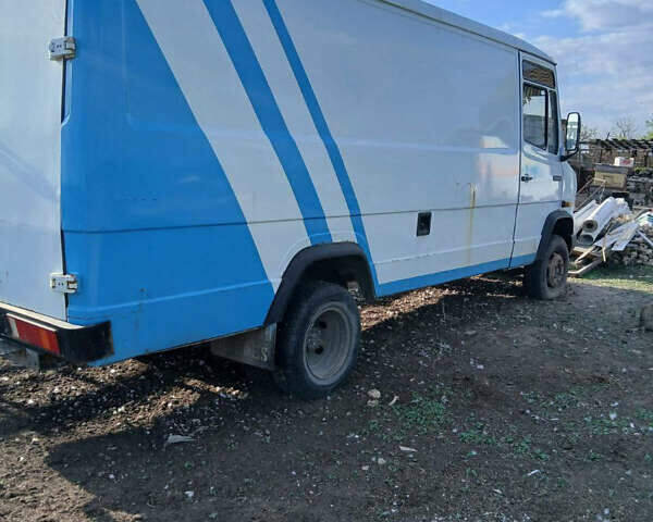 Білий Мерседес T2, об'ємом двигуна 3.97 л та пробігом 100 тис. км за 4600 $, фото 3 на Automoto.ua