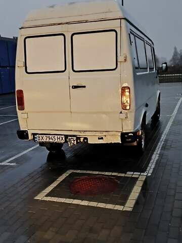 Білий Мерседес T2, об'ємом двигуна 3 л та пробігом 200 тис. км за 2800 $, фото 2 на Automoto.ua