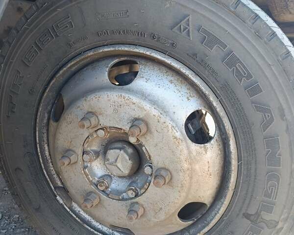 Белый Мерседес T2, объемом двигателя 4 л и пробегом 350 тыс. км за 5400 $, фото 24 на Automoto.ua