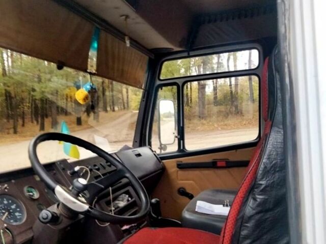 Белый Мерседес T2, объемом двигателя 4 л и пробегом 200 тыс. км за 6000 $, фото 1 на Automoto.ua