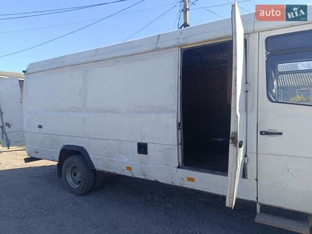 Белый Мерседес T2, объемом двигателя 4 л и пробегом 350 тыс. км за 5400 $, фото 4 на Automoto.ua