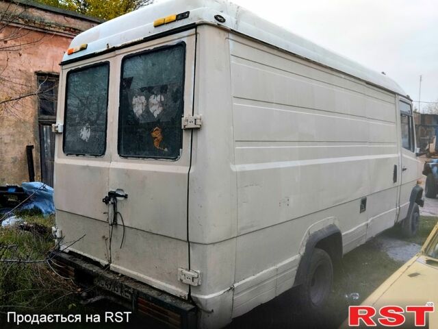 Белый Мерседес T2, объемом двигателя 2.3 л и пробегом 555 тыс. км за 2000 $, фото 2 на Automoto.ua