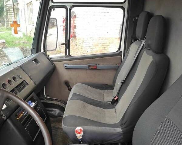 Белый Мерседес T2, объемом двигателя 4 л и пробегом 350 тыс. км за 5400 $, фото 5 на Automoto.ua