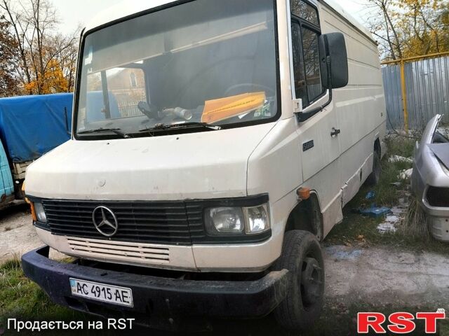 Белый Мерседес T2, объемом двигателя 2.3 л и пробегом 555 тыс. км за 2000 $, фото 1 на Automoto.ua