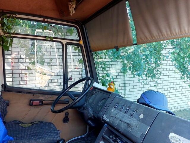 Белый Мерседес T2, объемом двигателя 4 л и пробегом 400 тыс. км за 5200 $, фото 3 на Automoto.ua