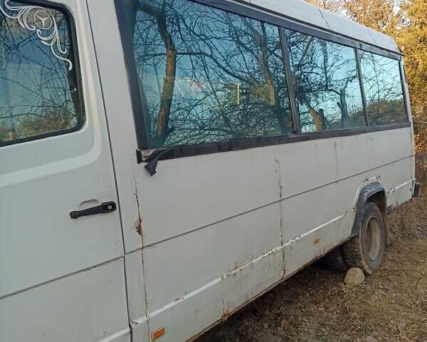 Белый Мерседес T2, объемом двигателя 4 л и пробегом 7 тыс. км за 2700 $, фото 2 на Automoto.ua