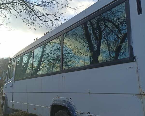 Белый Мерседес T2, объемом двигателя 4 л и пробегом 7 тыс. км за 2700 $, фото 1 на Automoto.ua
