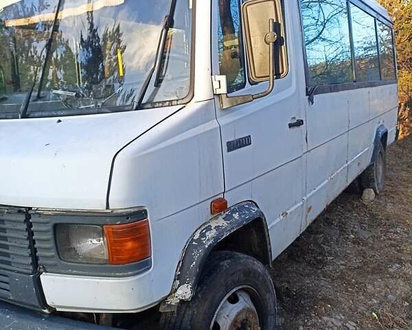 Белый Мерседес T2, объемом двигателя 4 л и пробегом 7 тыс. км за 2700 $, фото 28 на Automoto.ua