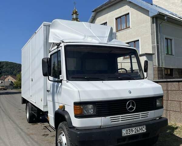Белый Мерседес T2, объемом двигателя 3.9 л и пробегом 390 тыс. км за 6500 $, фото 2 на Automoto.ua