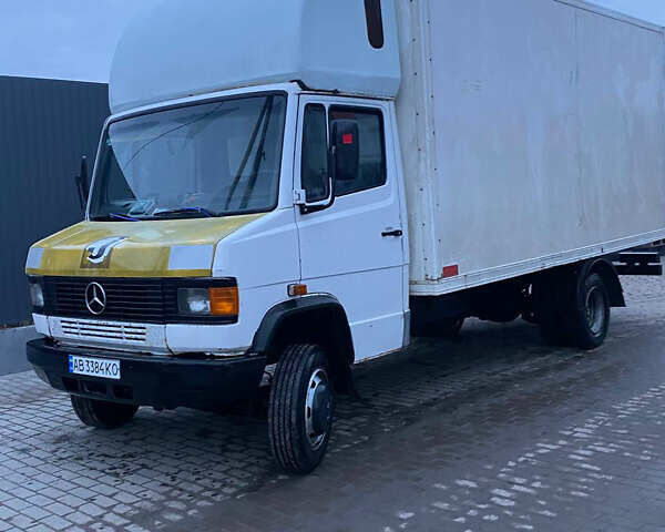 Белый Мерседес T2, объемом двигателя 3.97 л и пробегом 330 тыс. км за 7999 $, фото 1 на Automoto.ua