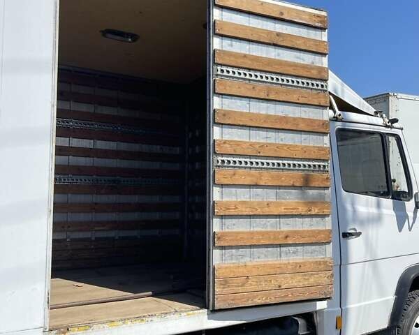 Белый Мерседес T2, объемом двигателя 3.9 л и пробегом 390 тыс. км за 6500 $, фото 1 на Automoto.ua