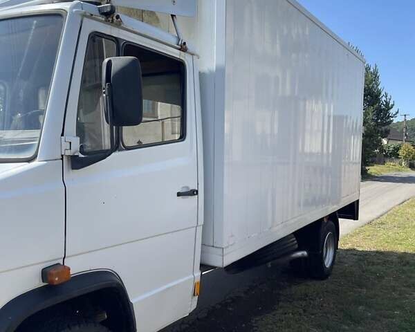 Белый Мерседес T2, объемом двигателя 3.9 л и пробегом 390 тыс. км за 6500 $, фото 4 на Automoto.ua