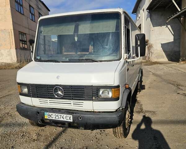 Белый Мерседес T2, объемом двигателя 3.97 л и пробегом 500 тыс. км за 5500 $, фото 5 на Automoto.ua