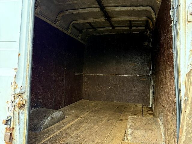 Білий Мерседес T2, об'ємом двигуна 4 л та пробігом 0 тис. км за 3000 $, фото 4 на Automoto.ua