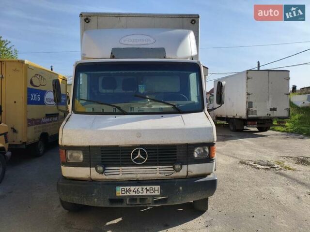 Белый Мерседес T2, объемом двигателя 4 л и пробегом 439 тыс. км за 7000 $, фото 1 на Automoto.ua