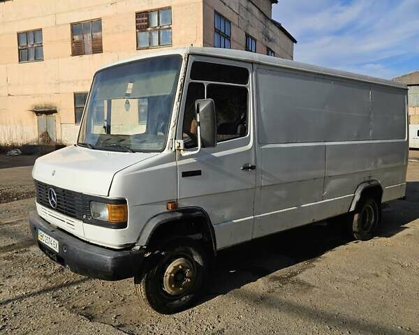Белый Мерседес T2, объемом двигателя 3.97 л и пробегом 500 тыс. км за 5500 $, фото 3 на Automoto.ua