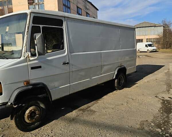 Белый Мерседес T2, объемом двигателя 3.97 л и пробегом 500 тыс. км за 5500 $, фото 2 на Automoto.ua