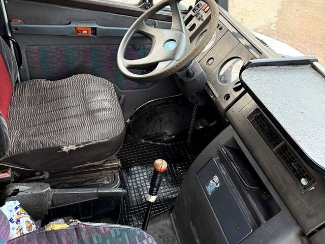 Білий Мерседес T2, об'ємом двигуна 4 л та пробігом 0 тис. км за 3000 $, фото 8 на Automoto.ua