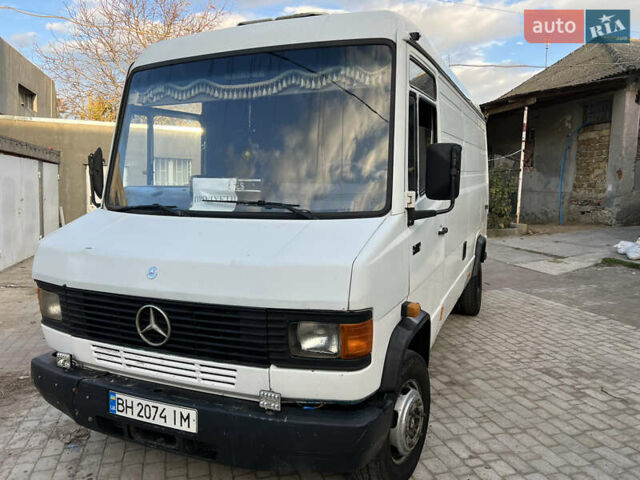 Білий Мерседес T2, об'ємом двигуна 3.97 л та пробігом 893 тис. км за 7500 $, фото 3 на Automoto.ua