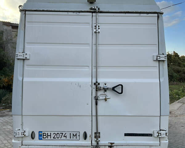 Білий Мерседес T2, об'ємом двигуна 3.97 л та пробігом 893 тис. км за 7500 $, фото 2 на Automoto.ua