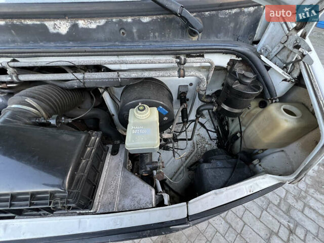 Білий Мерседес T2, об'ємом двигуна 3.97 л та пробігом 893 тис. км за 7500 $, фото 22 на Automoto.ua