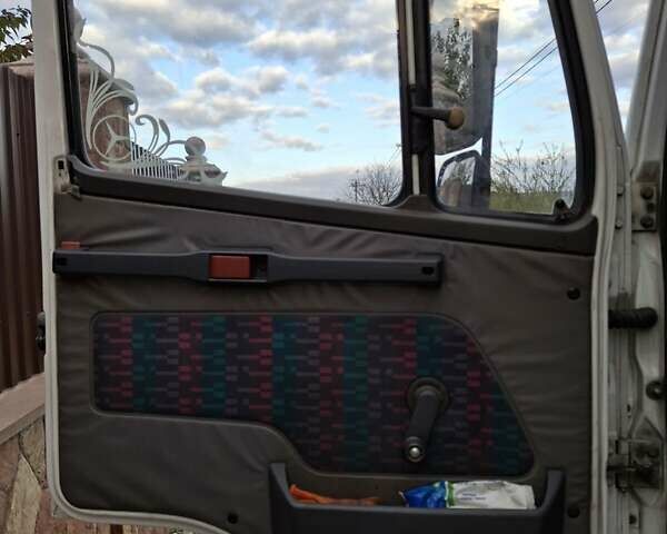 Белый Мерседес T2, объемом двигателя 4.25 л и пробегом 838 тыс. км за 9500 $, фото 13 на Automoto.ua