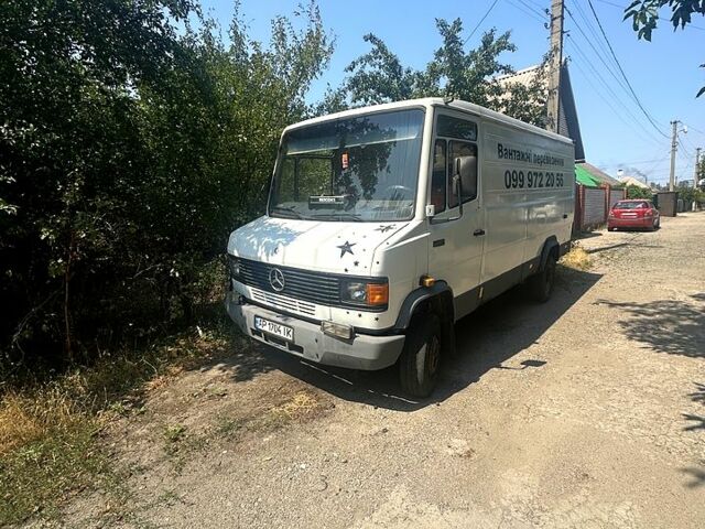 Белый Мерседес T2, объемом двигателя 4 л и пробегом 600 тыс. км за 5800 $, фото 1 на Automoto.ua