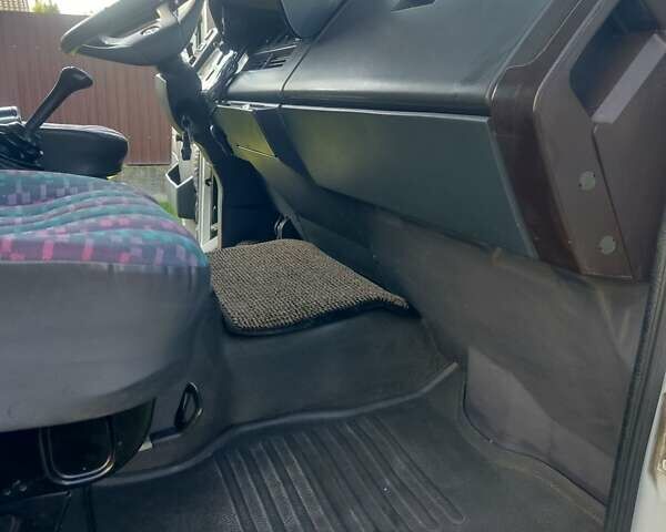 Білий Мерседес T2, об'ємом двигуна 4.25 л та пробігом 684 тис. км за 10200 $, фото 30 на Automoto.ua