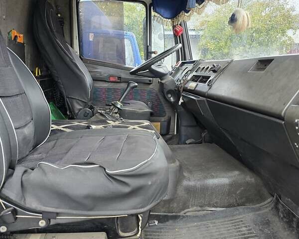 Білий Мерседес T2, об'ємом двигуна 4.25 л та пробігом 300 тис. км за 8500 $, фото 1 на Automoto.ua