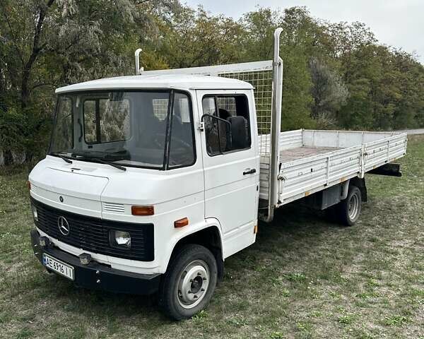 Белый Мерседес T2, объемом двигателя 3.78 л и пробегом 50 тыс. км за 6200 $, фото 4 на Automoto.ua