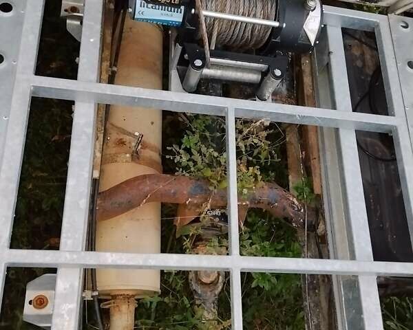 Білий Мерседес T2, об'ємом двигуна 4 л та пробігом 500 тис. км за 9300 $, фото 3 на Automoto.ua